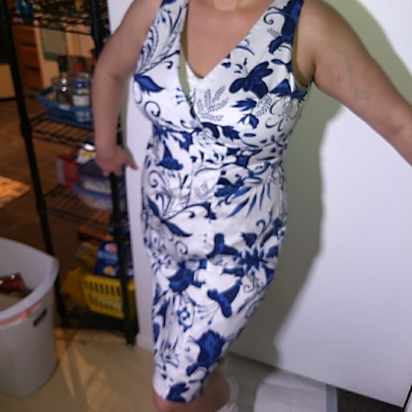 AGB blue and white floral dress sz 16 - Picture 3 of 3